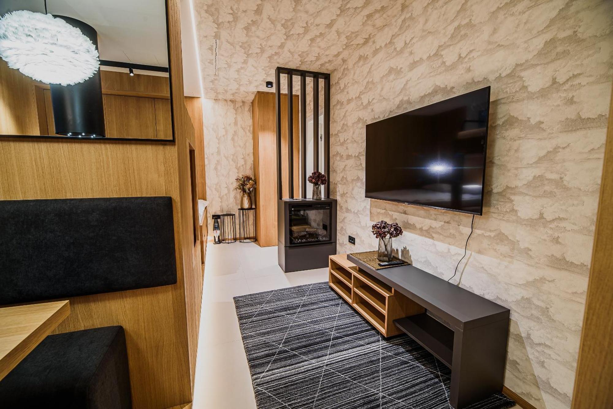 Apartments Slavec With Free Onsite Parking クランスカゴーラ エクステリア 写真