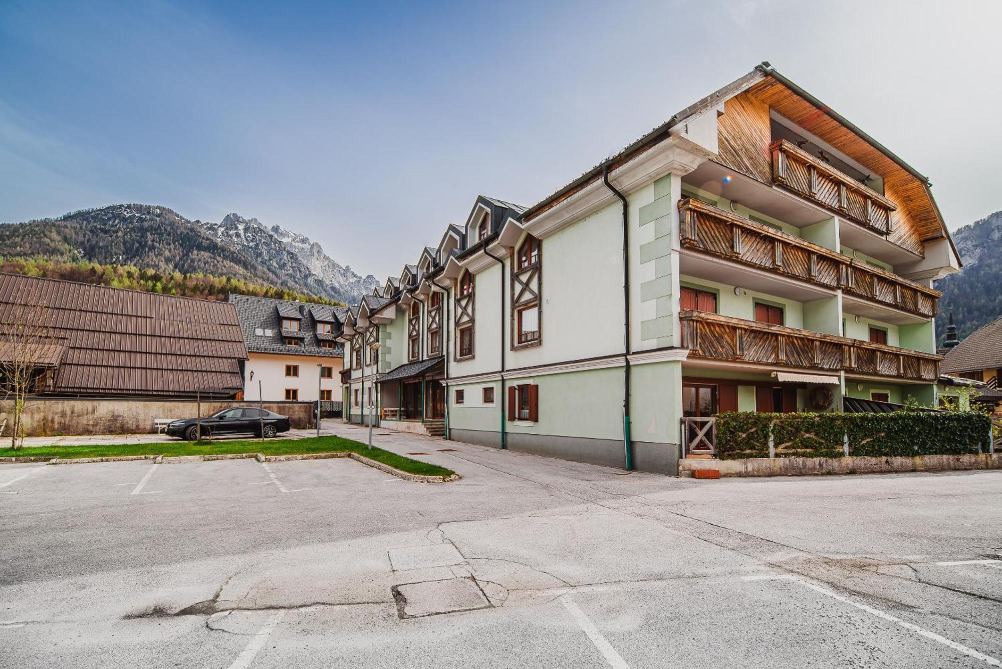 Apartments Slavec With Free Onsite Parking クランスカゴーラ エクステリア 写真