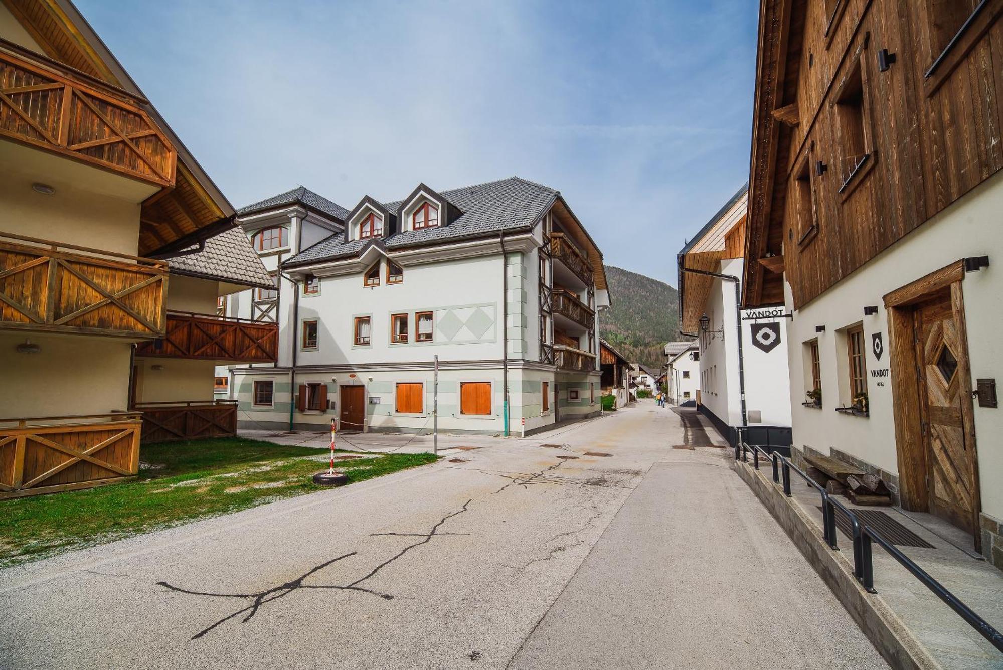 Apartments Slavec With Free Onsite Parking クランスカゴーラ エクステリア 写真