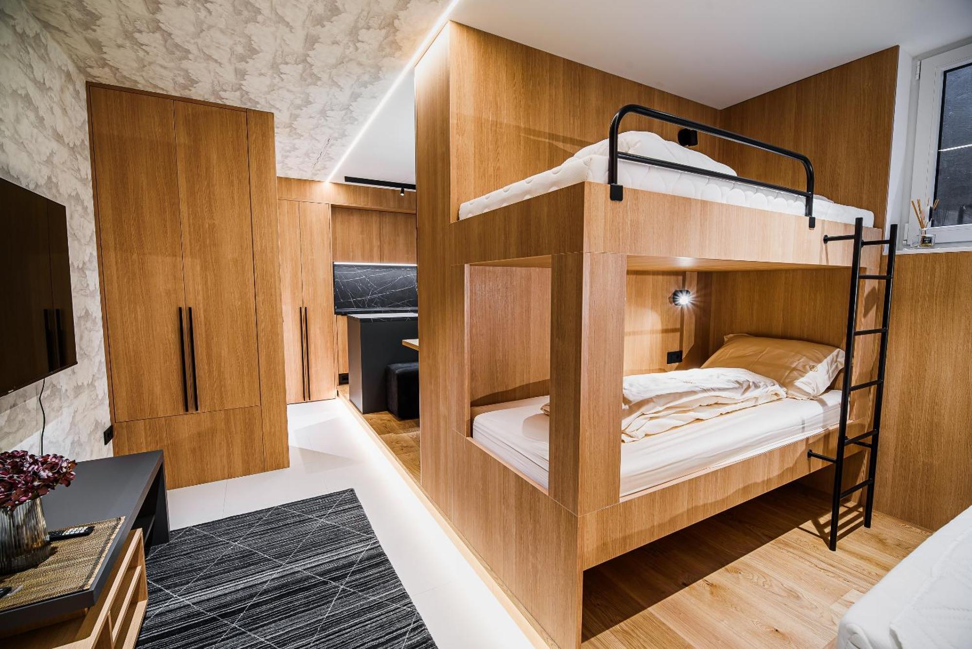 Apartments Slavec With Free Onsite Parking クランスカゴーラ エクステリア 写真