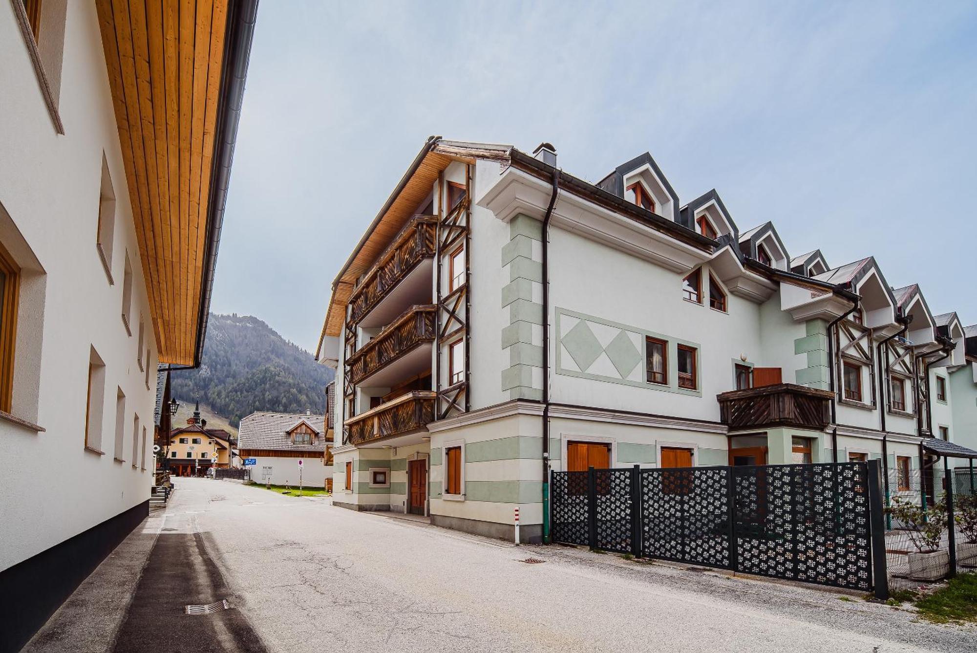Apartments Slavec With Free Onsite Parking クランスカゴーラ エクステリア 写真