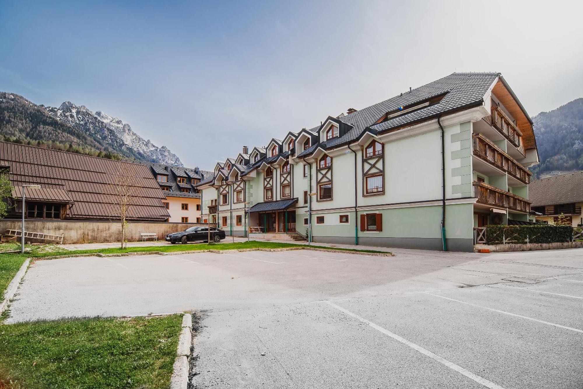 Apartments Slavec With Free Onsite Parking クランスカゴーラ エクステリア 写真